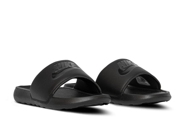 CN9675 003 Nike Victori One Slides Black Black